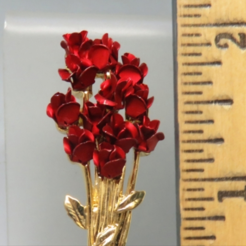 Avon Dozen Roses Brooch - Picture 4 of 4